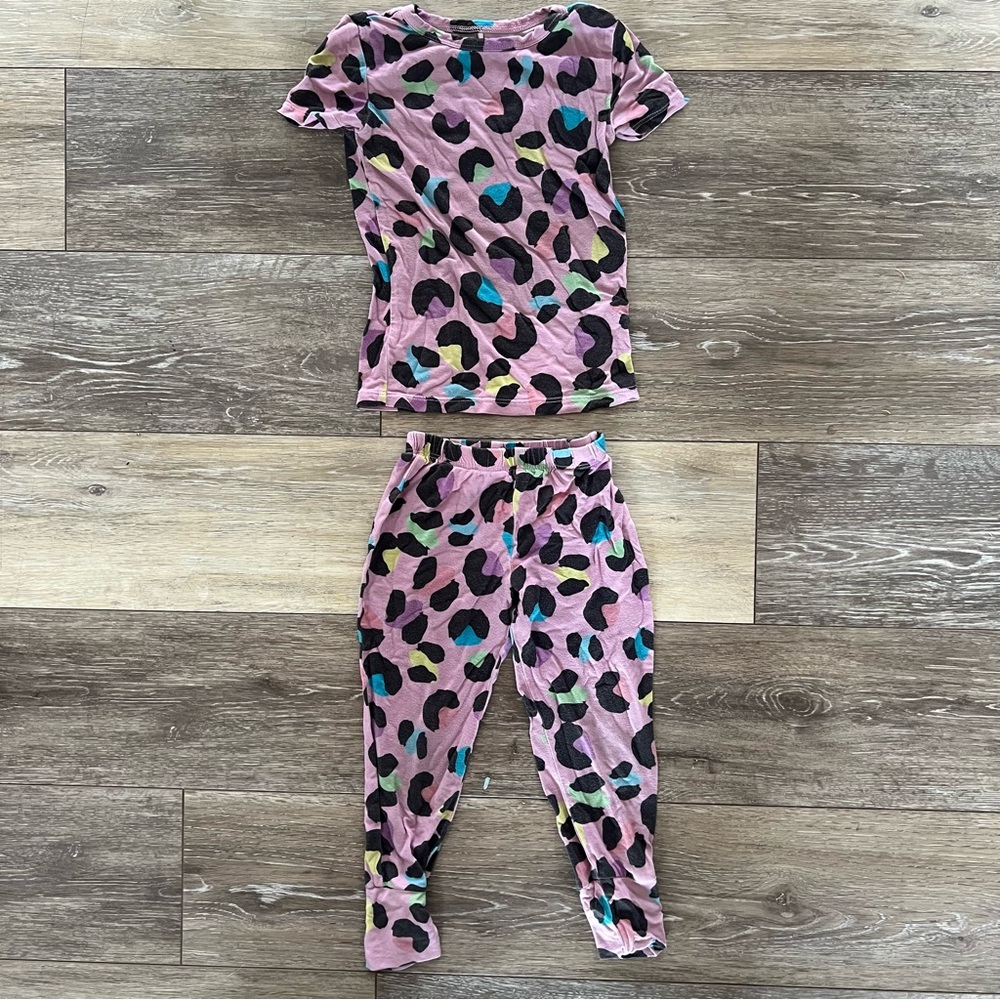Posh Peanut Colorful Leopard 2T Pajama Set 💖💜